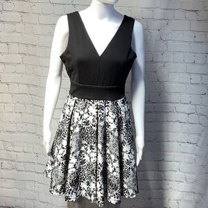 Haute Monde Black White Stretch Sleeveless Pleated Toile Skirt Dress Size L